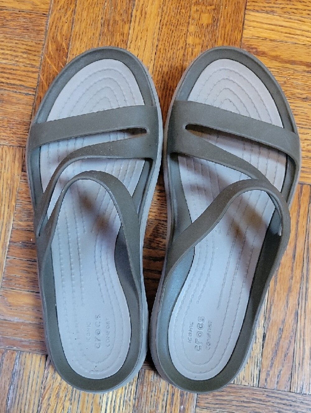 CROCS Women's Olive Gray Strappy Slide Sandals Size 6 - Picture 3 of 7